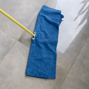 akora-pano-para-limpa-de-pisos-com-furo-central-b-2025-10-03