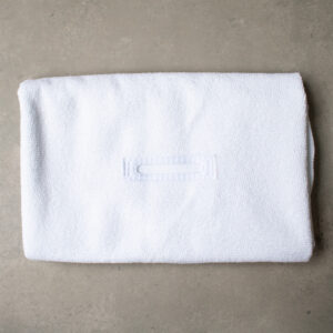 pano-magico-limpa-pisos-light-com-furo-branco-dobrado-2026-04-07